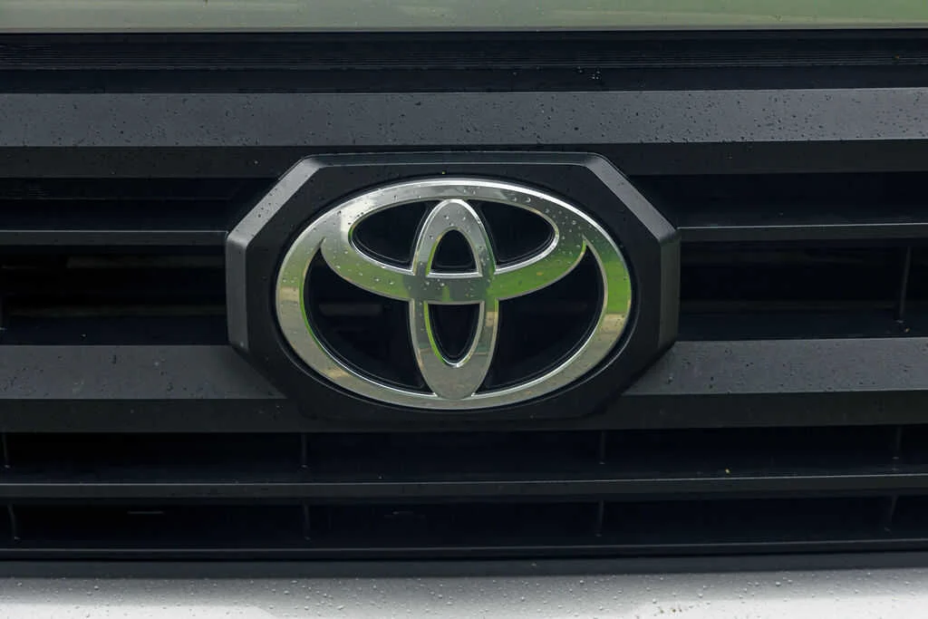Toyota Tacoma photo 8