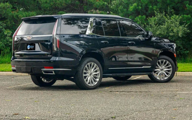 Cadillac Escalade Navy