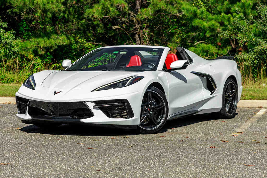 Corvette C8 White