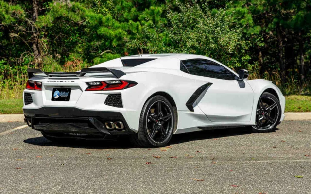 Corvette C8 White