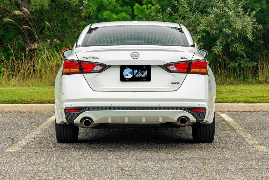 Nissan Altima photo 3